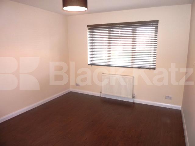 			SPACIOUS 1 BED WITH LARGE KITCHEN DINER!, 1 Bedroom, 1 bath, 1 reception Flat			 Hilldrop Crescent, TUFNELL PARK